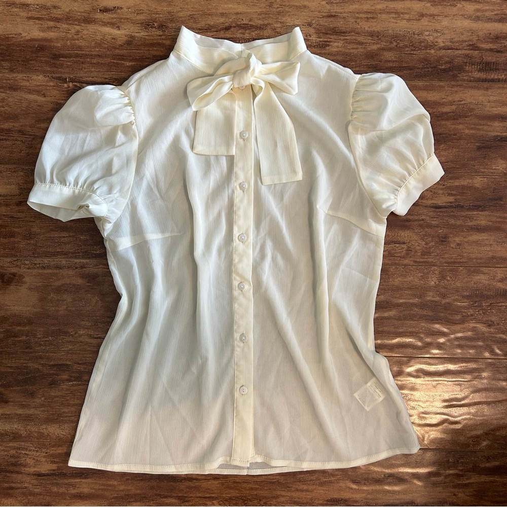 NEW cream blouse XSmall bow tie neck puffed shortsleeve ivory shirt retrovintage
